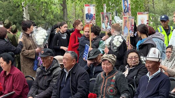 Митинг-реквием в Бишкеке, посвященный Дню памяти жертв геноцида советского народа. Видео