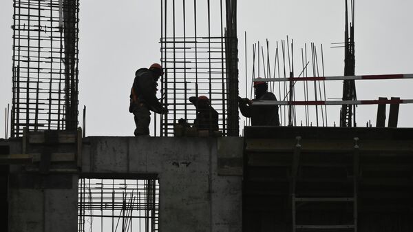 В Бишкеке 49-летний мужчина сорвался со строящегося объекта и погиб
