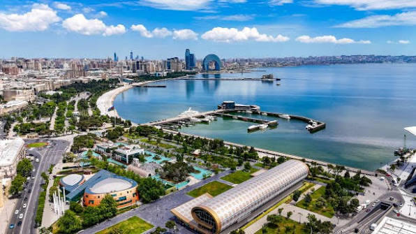 Какой будет погода в Баку завтра?