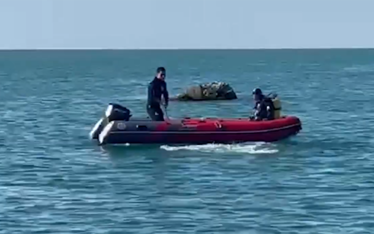 Dənizdə batan 3 gəncin axtarışı davam edir