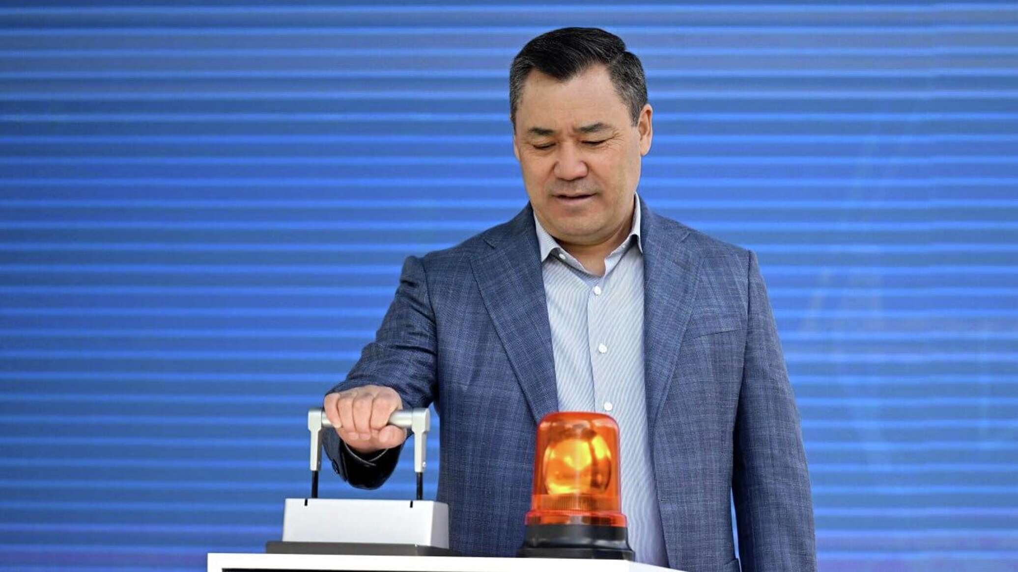 Жапаров запустил малые ГЭС "Сокулук" и "Туюк" и объяснил, почему это важно. Фото