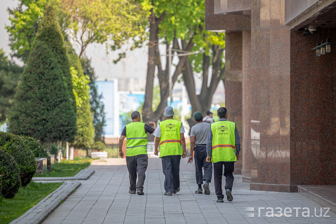 Работы под открытым небом в Узбекистане рекомендовали сократить с 11:00 до 16:00