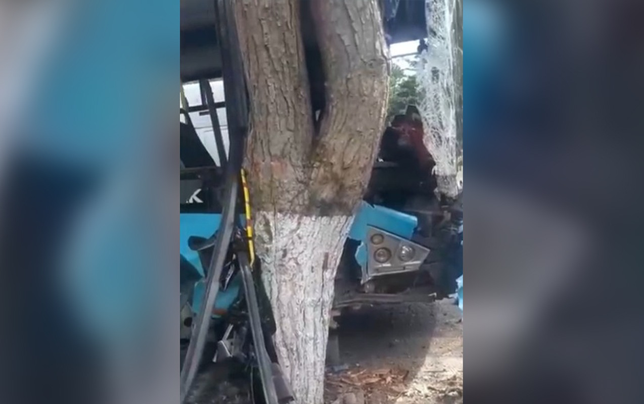В Баку пассажирский автобус попал в ДТП, пострадали 11 человек