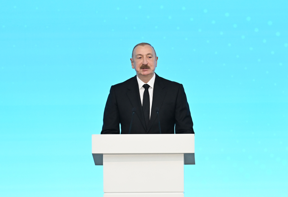 Президент Ильхам Алиев: Мир не может обойтись без ископаемого топлива