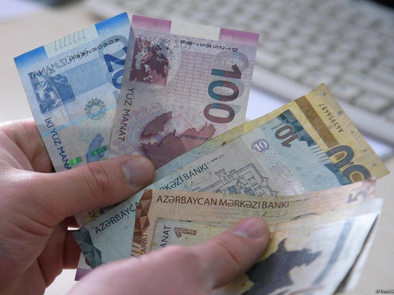 Gömrükdə 100 min manata yaxın