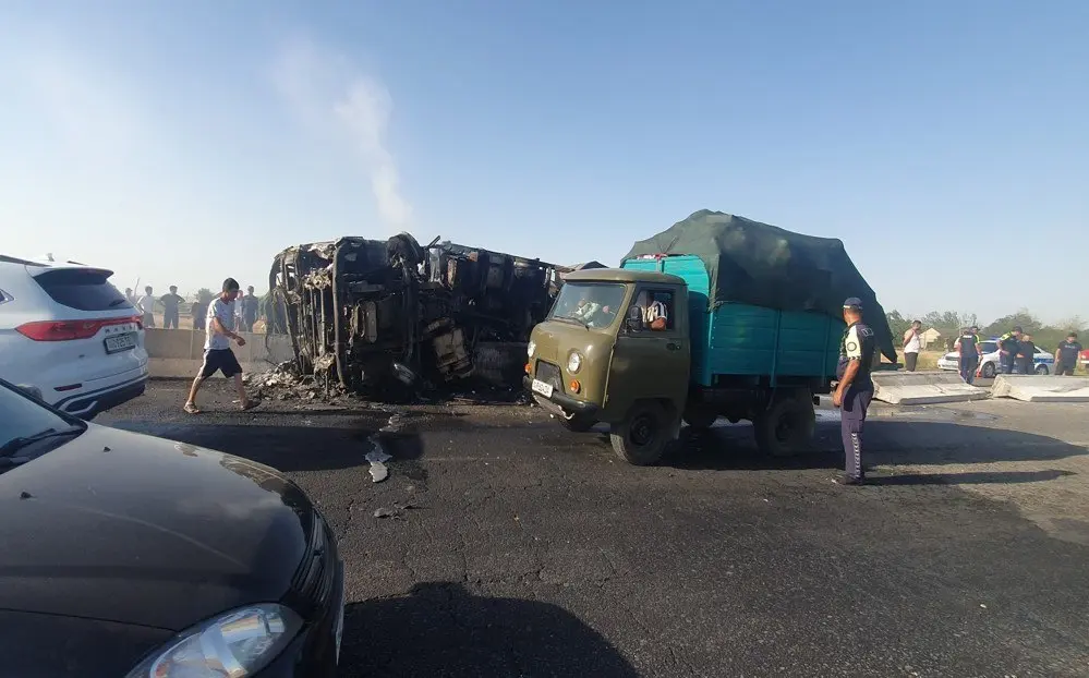 В Самарканде грузовик попал в ДТП: водитель погиб 17:24 / 07.08.2026 17:24 / 07.08.2026 В Самарканде грузовик попал в ДТП: водитель погиб