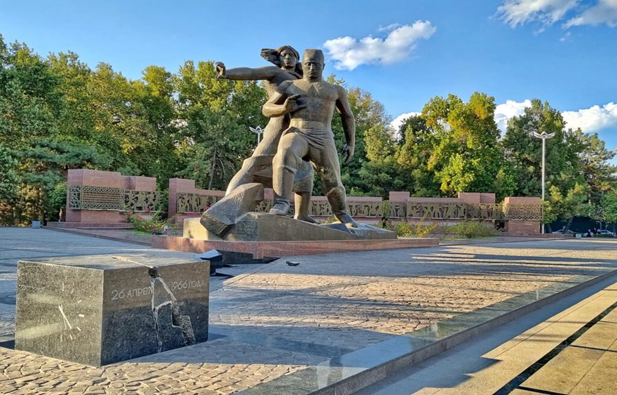 До землетрясения и после. Секунды, разделившие историю