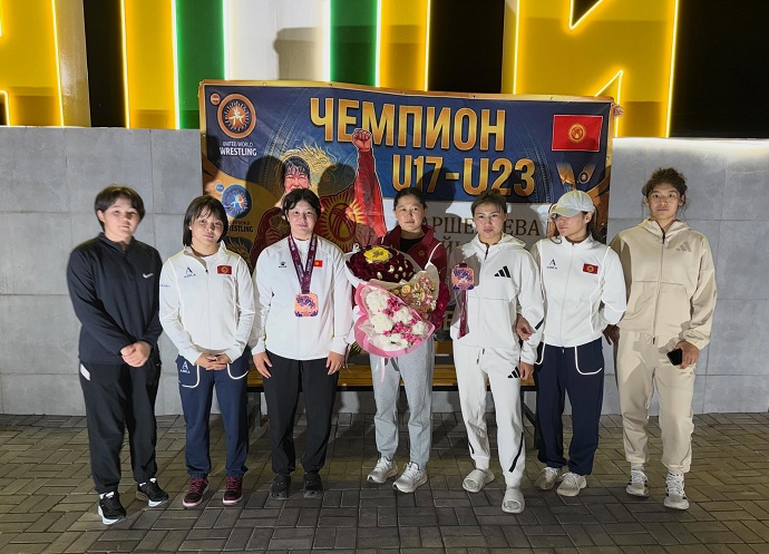 U-23: Өлкөнүн күрөш боюнча кыз-келиндер курамасы Азия чемпионатынан келишти