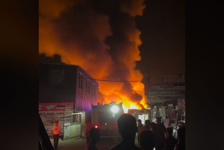 Major fire breaks out at Kok-Sai market