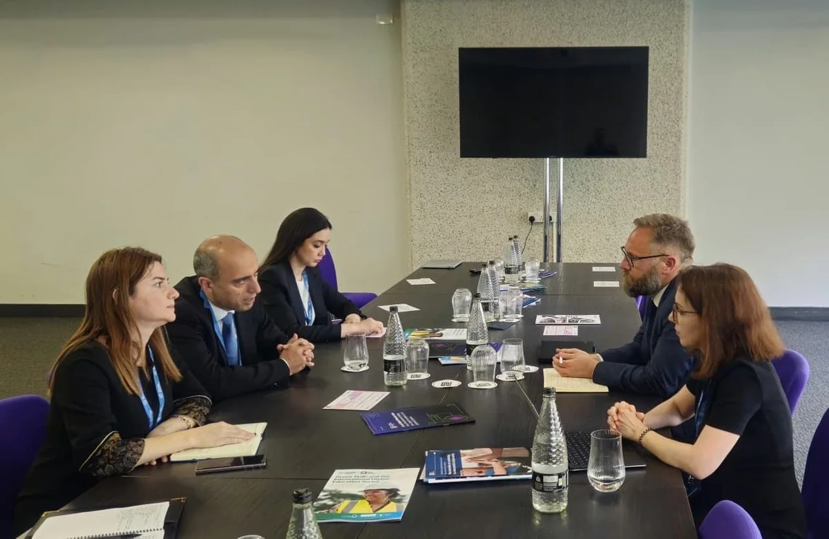 Министр образования Азербайджана провел встречу с представителем Times Higher Education