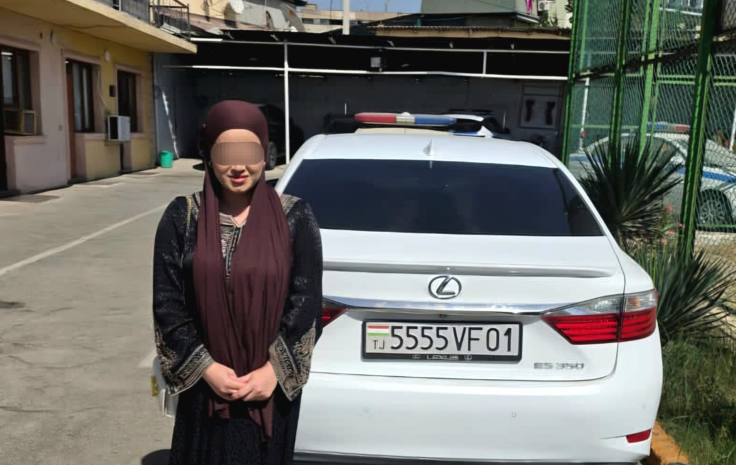 В Душанбе женщину задержали за дрифт на дороге
