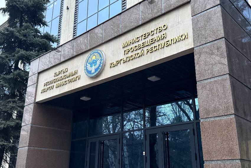 Мошенники! Оценки в электронном школьном дневнике исправить невозможно