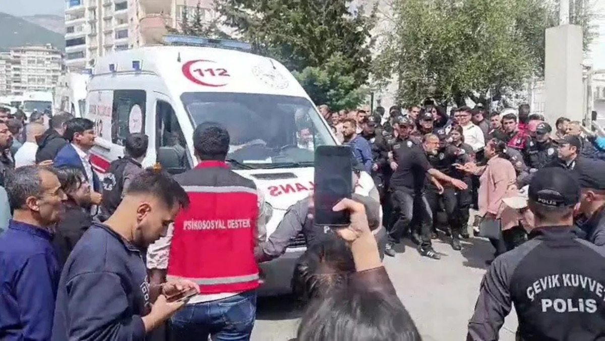 В Турции число погибших при стрельбе в школе достигло 9, пострадали 13 человек
