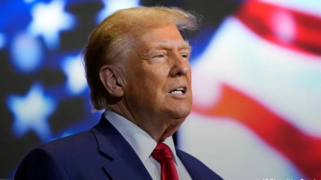 Подозрения в инсайдерской торговле нависают над президентством Трампа