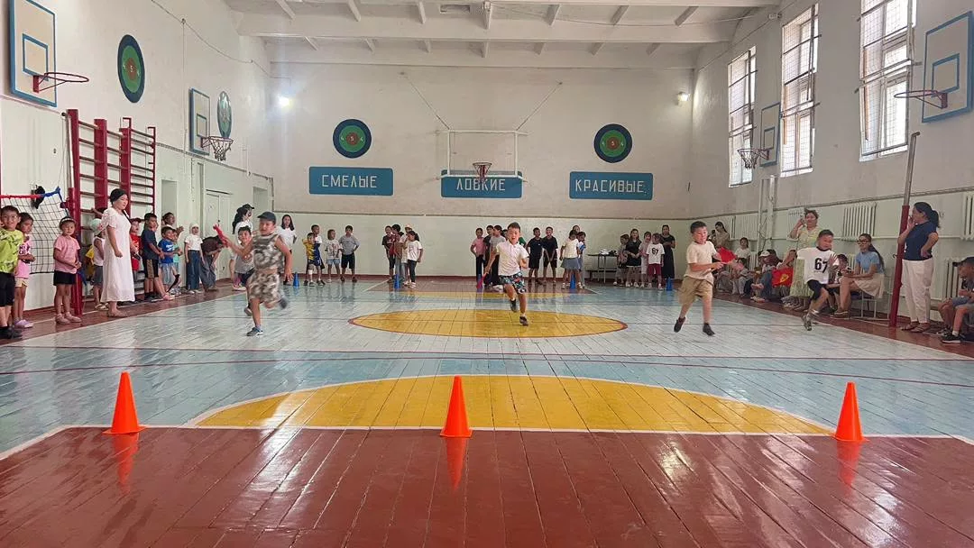В Бишкеке стартовали пришкольные спортивные лагеря в четырех районах города