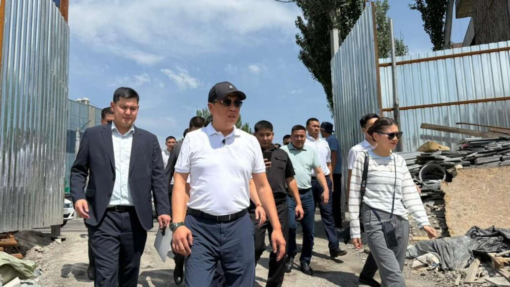 Мэр пригрозил закрыть торговые точки в переходе у ЦУМа. Что должен сделать инвестор