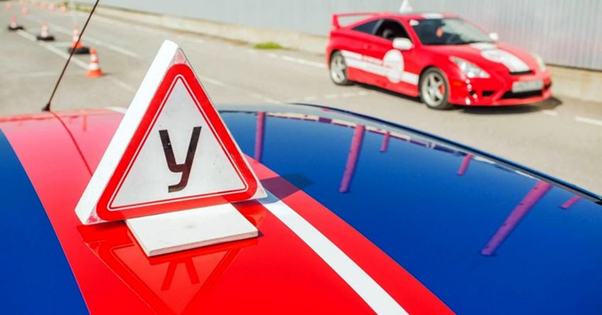 Driving instruction under new rules: Practical training reduced by half