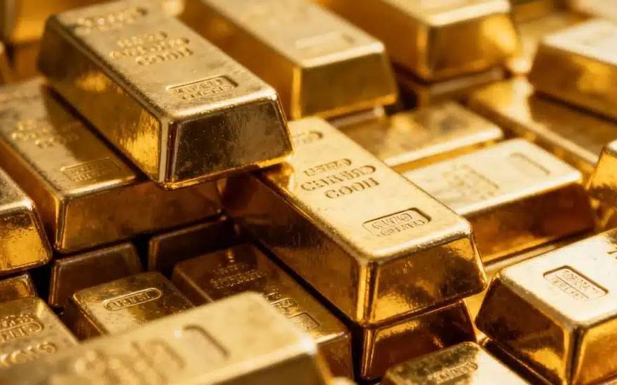 Узбекистан возобновил продажу золота после шестимесячного перерыва По итогам января–апреля 2026 года общий объем экспорта Узбекистана составил 9,97 млрд долларов. Это на 16,8% меньше по сравнению с аналогичным периодом 2025 года.