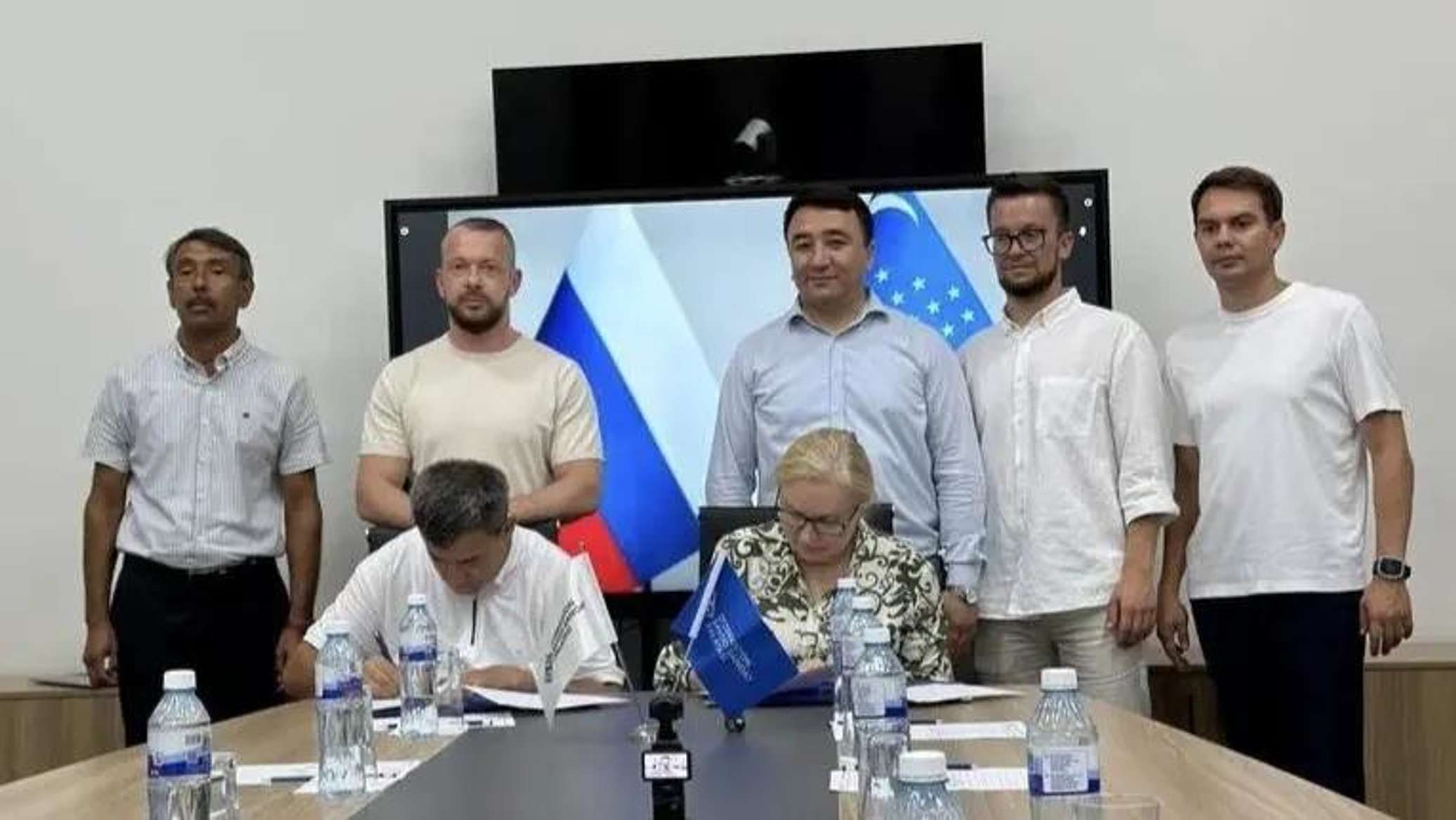 В СЭЗ "Айритом" в Сурхандарье открыли Торговый дом Тюменской области России