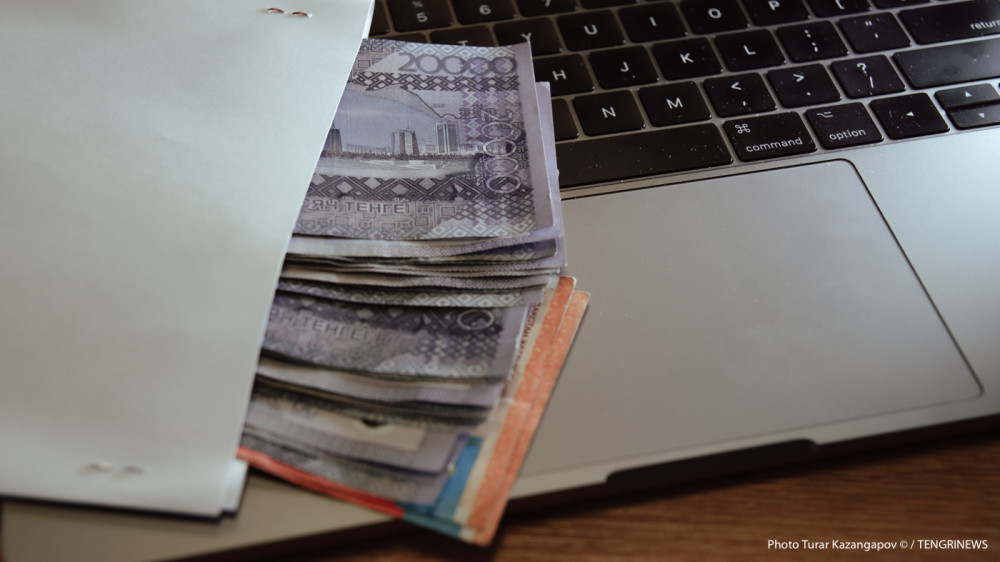 20 частных судебных исполнителей потратили 180 миллионов тенге на ставки