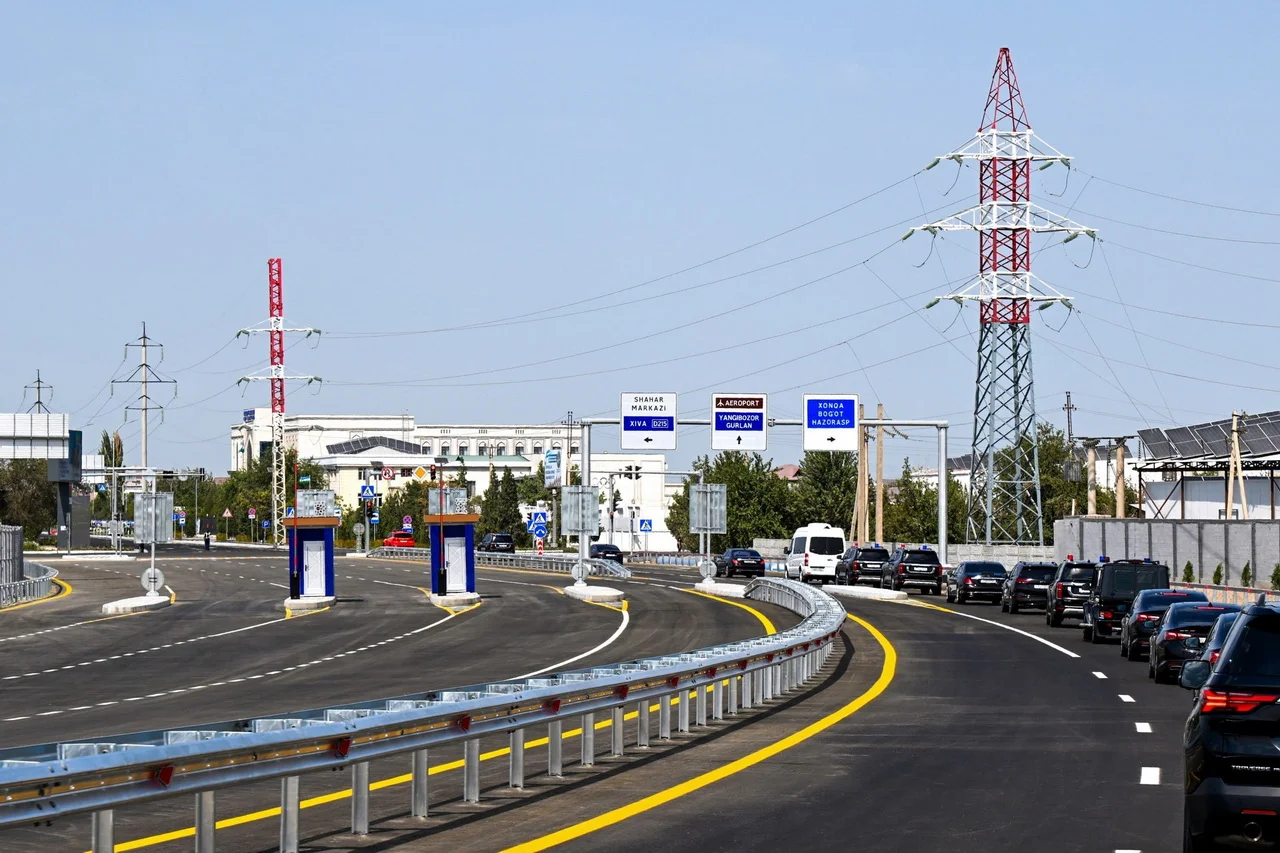 Мирзиёев ознакомился с платной дорогой Ургенч–Хива