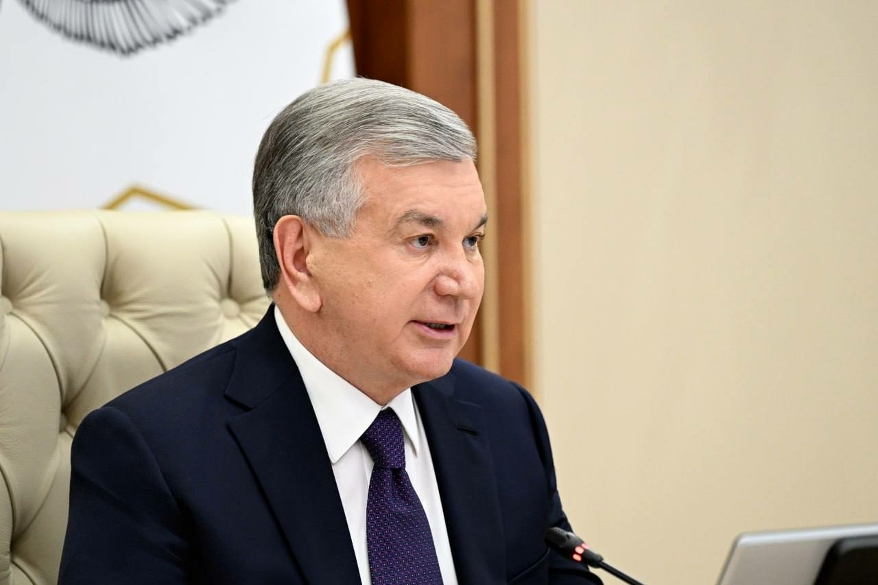 Рассмотрены предложения по развитию электронной коммерции и совершенствованию работы бондовых складов