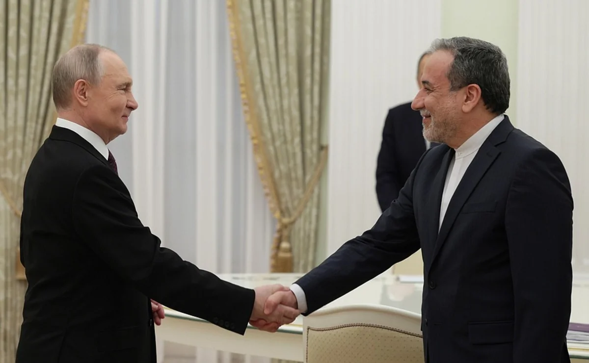 "Bu dəstəyə görə təşəkkür edirik" - Abbas Əraqçi Putinlə görüşündən yazdı