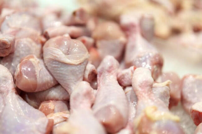 В ввезенной в Азербайджан куриной продукции обнаружена бактерия