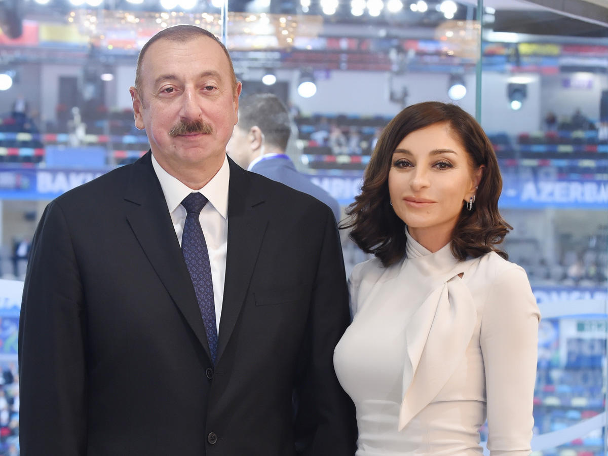 В городе Чолпон-Ата дан государственный прием в честь Президента Ильхама Алиева и Первой леди Мехрибан Алиевой